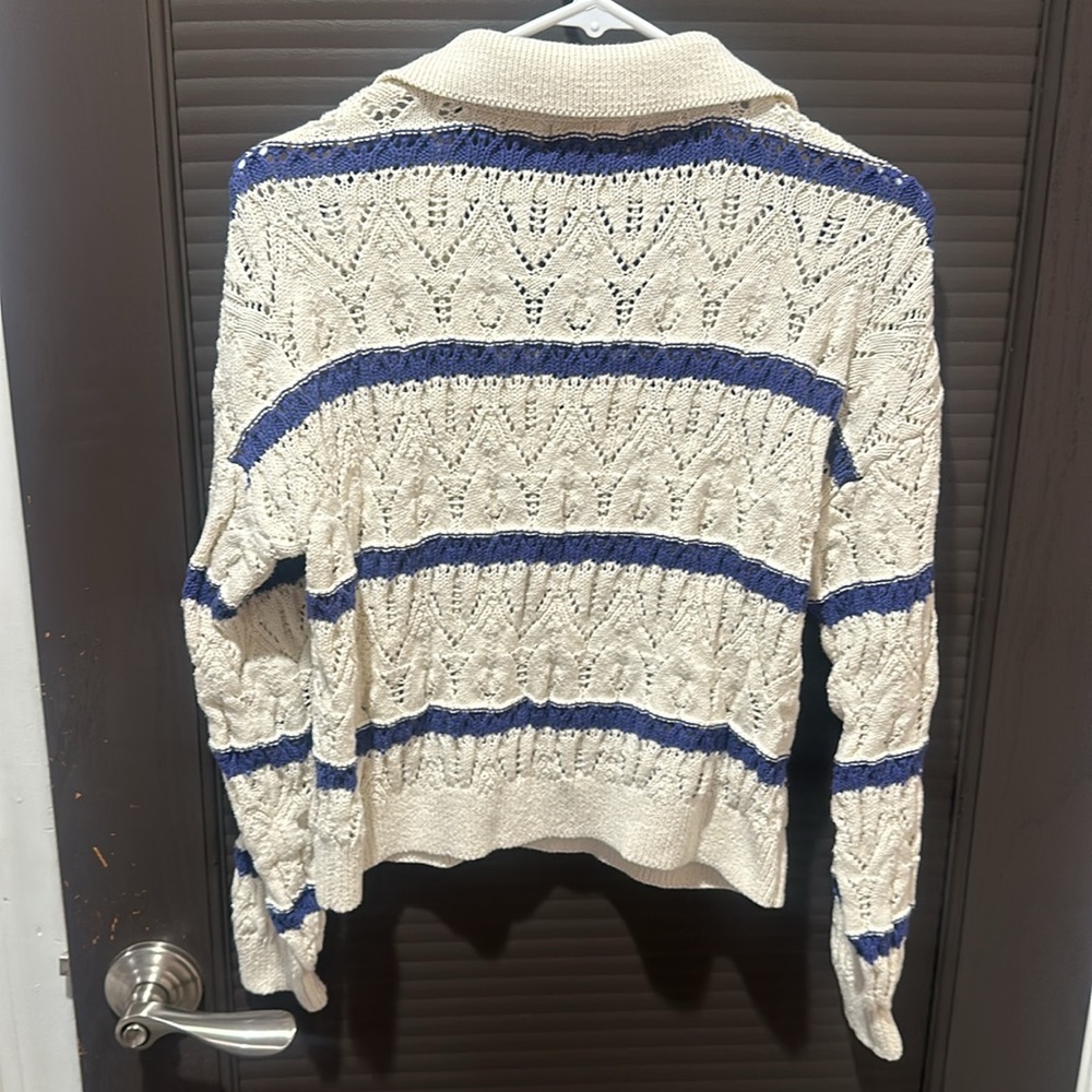 Universal Thread sweater - Picture 2 of 2
